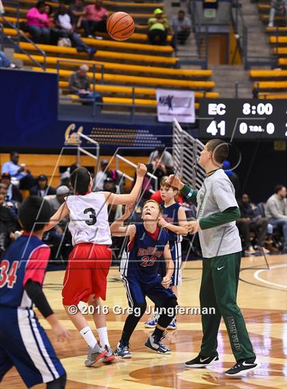 Thumbnail 2 in El Cerrito vs. Albany Academy for Boys (MaxPreps MLK Classic) photogallery.
