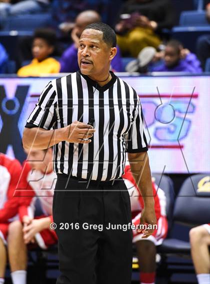 Thumbnail 2 in El Cerrito vs. Albany Academy for Boys (MaxPreps MLK Classic) photogallery.