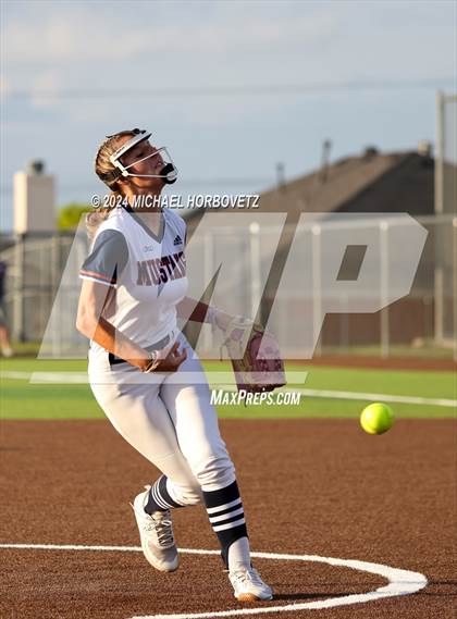 Thumbnail 1 in Sachse vs. Rockwall (UIL 6A Softball Bi-District) photogallery.