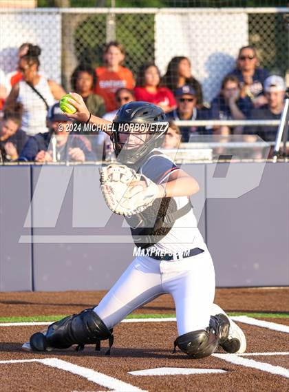Thumbnail 2 in Sachse vs. Rockwall (UIL 6A Softball Bi-District) photogallery.