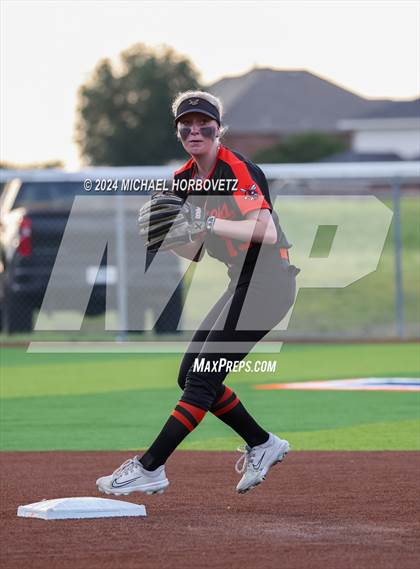 Thumbnail 3 in Sachse vs. Rockwall (UIL 6A Softball Bi-District) photogallery.