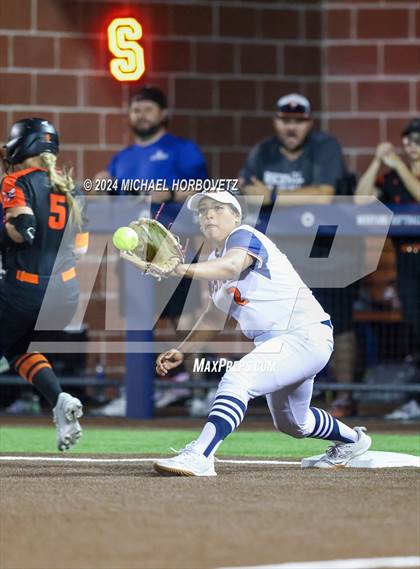Thumbnail 3 in Sachse vs. Rockwall (UIL 6A Softball Bi-District) photogallery.