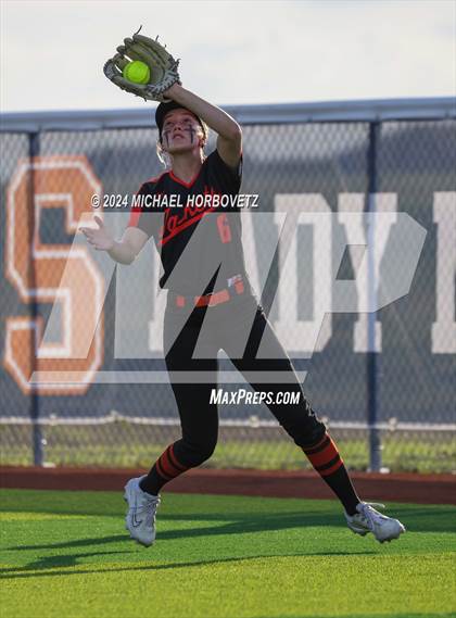 Thumbnail 2 in Sachse vs. Rockwall (UIL 6A Softball Bi-District) photogallery.