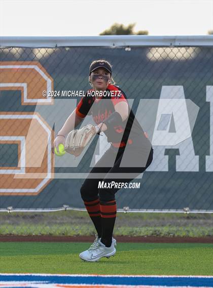 Thumbnail 1 in Sachse vs. Rockwall (UIL 6A Softball Bi-District) photogallery.