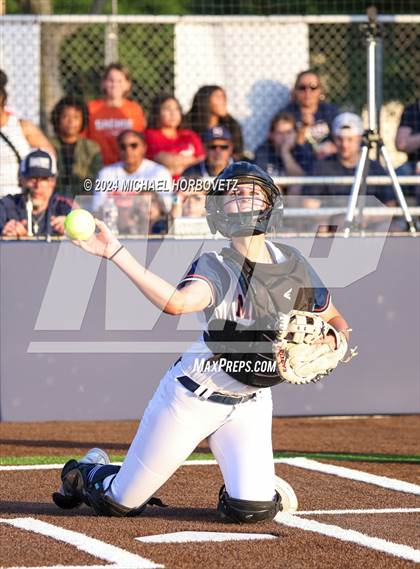 Thumbnail 1 in Sachse vs. Rockwall (UIL 6A Softball Bi-District) photogallery.