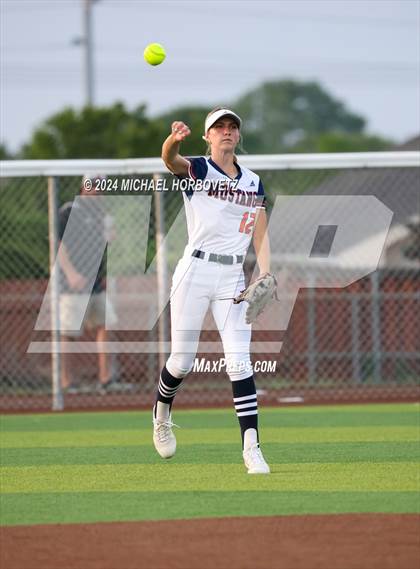 Thumbnail 2 in Sachse vs. Rockwall (UIL 6A Softball Bi-District) photogallery.