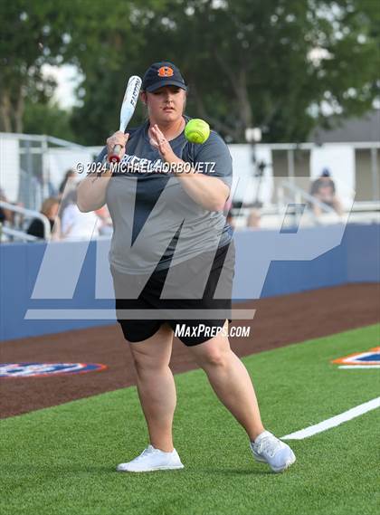 Thumbnail 2 in Sachse vs. Rockwall (UIL 6A Softball Bi-District) photogallery.
