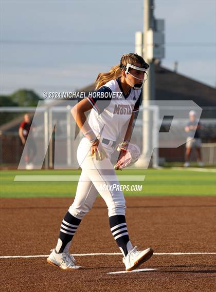 Thumbnail 1 in Sachse vs. Rockwall (UIL 6A Softball Bi-District) photogallery.
