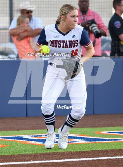 Thumbnail 3 in Sachse vs. Rockwall (UIL 6A Softball Bi-District) photogallery.