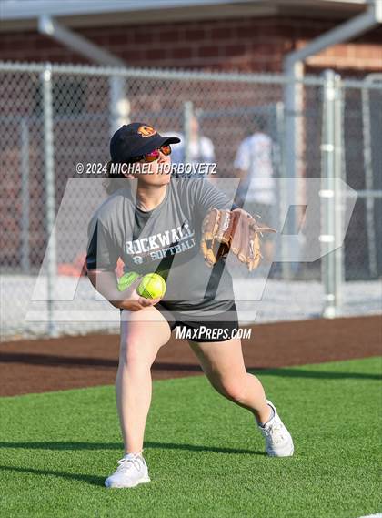 Thumbnail 3 in Sachse vs. Rockwall (UIL 6A Softball Bi-District) photogallery.