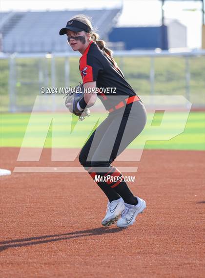 Thumbnail 2 in Sachse vs. Rockwall (UIL 6A Softball Bi-District) photogallery.