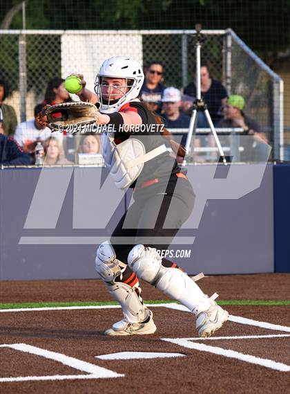 Thumbnail 2 in Sachse vs. Rockwall (UIL 6A Softball Bi-District) photogallery.