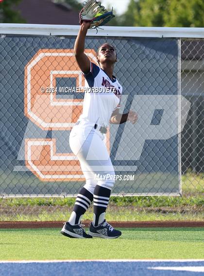 Thumbnail 3 in Sachse vs. Rockwall (UIL 6A Softball Bi-District) photogallery.