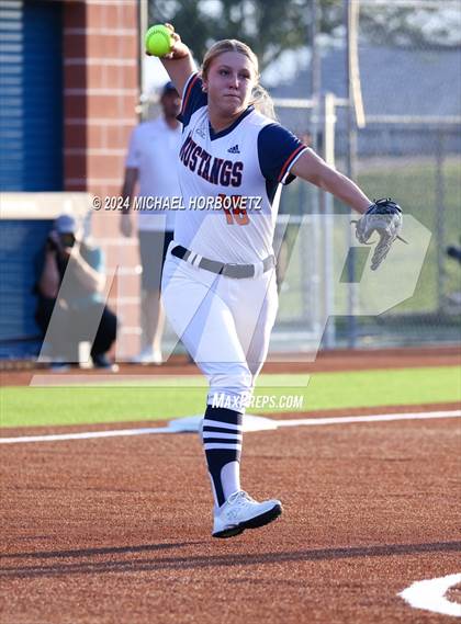 Thumbnail 1 in Sachse vs. Rockwall (UIL 6A Softball Bi-District) photogallery.