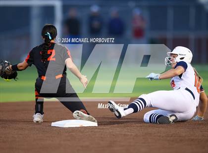 Thumbnail 2 in Sachse vs. Rockwall (UIL 6A Softball Bi-District) photogallery.