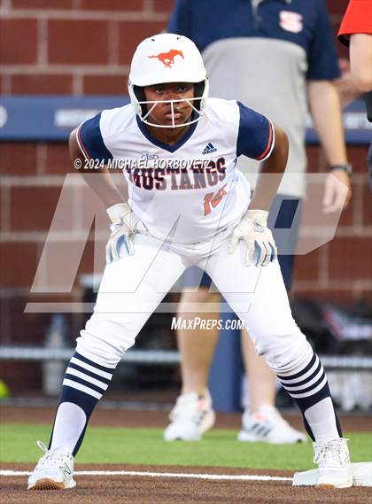 Thumbnail 3 in Sachse vs. Rockwall (UIL 6A Softball Bi-District) photogallery.