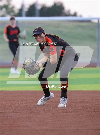 Thumbnail 2 in Sachse vs. Rockwall (UIL 6A Softball Bi-District) photogallery.