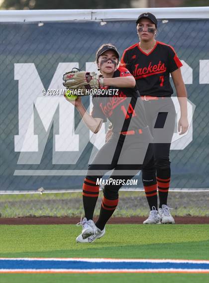 Thumbnail 1 in Sachse vs. Rockwall (UIL 6A Softball Bi-District) photogallery.