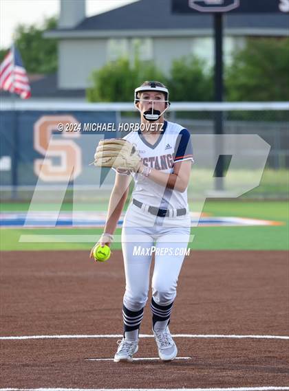 Thumbnail 2 in Sachse vs. Rockwall (UIL 6A Softball Bi-District) photogallery.