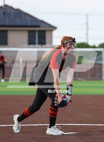 Thumbnail 2 in Sachse vs. Rockwall (UIL 6A Softball Bi-District) photogallery.