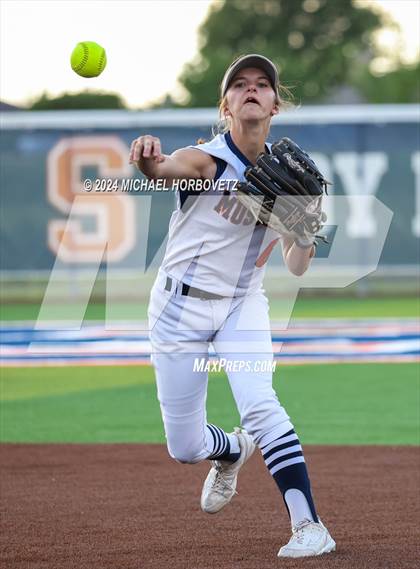 Thumbnail 2 in Sachse vs. Rockwall (UIL 6A Softball Bi-District) photogallery.