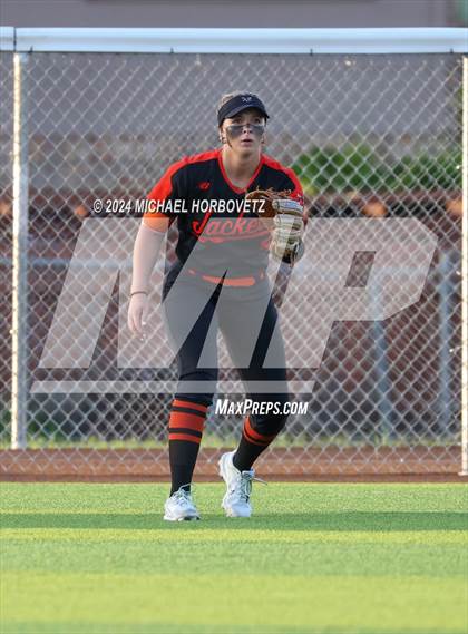 Thumbnail 3 in Sachse vs. Rockwall (UIL 6A Softball Bi-District) photogallery.