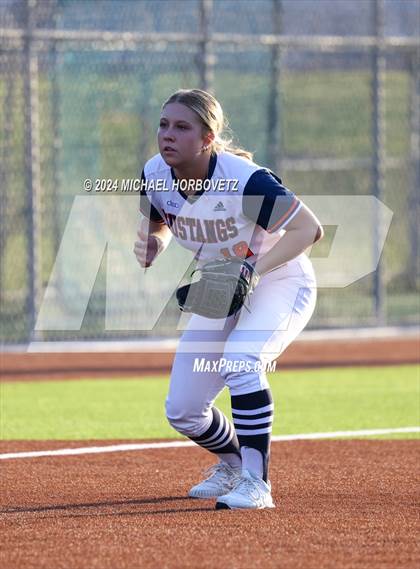 Thumbnail 2 in Sachse vs. Rockwall (UIL 6A Softball Bi-District) photogallery.
