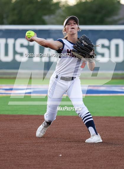 Thumbnail 1 in Sachse vs. Rockwall (UIL 6A Softball Bi-District) photogallery.