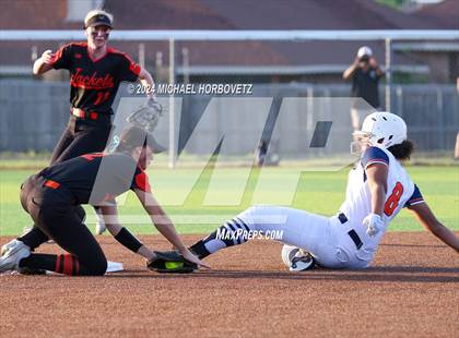 Thumbnail 3 in Sachse vs. Rockwall (UIL 6A Softball Bi-District) photogallery.