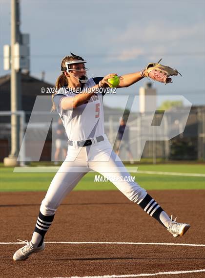 Thumbnail 2 in Sachse vs. Rockwall (UIL 6A Softball Bi-District) photogallery.