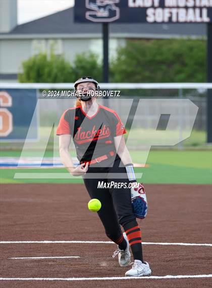 Thumbnail 2 in Sachse vs. Rockwall (UIL 6A Softball Bi-District) photogallery.