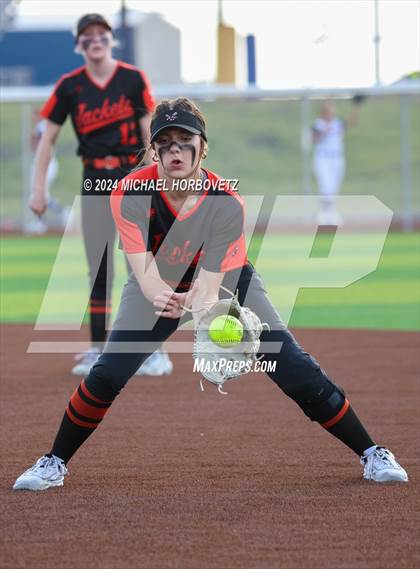 Thumbnail 2 in Sachse vs. Rockwall (UIL 6A Softball Bi-District) photogallery.