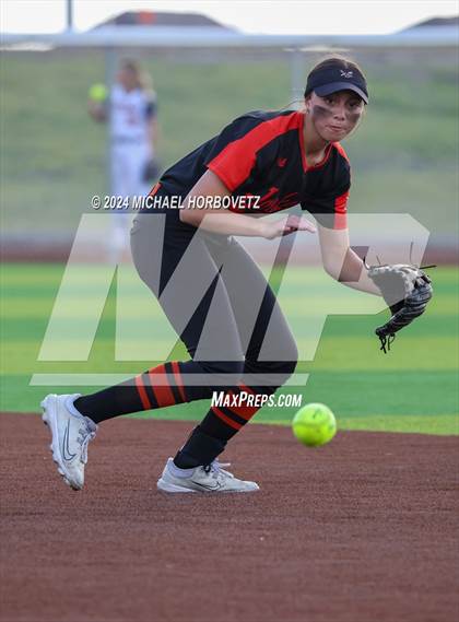 Thumbnail 2 in Sachse vs. Rockwall (UIL 6A Softball Bi-District) photogallery.