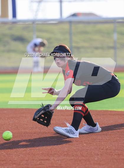 Thumbnail 3 in Sachse vs. Rockwall (UIL 6A Softball Bi-District) photogallery.