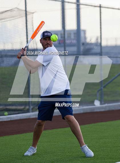 Thumbnail 2 in Sachse vs. Rockwall (UIL 6A Softball Bi-District) photogallery.