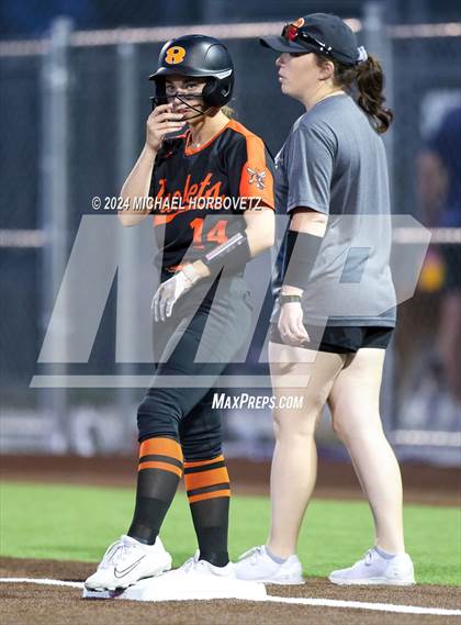 Thumbnail 3 in Sachse vs. Rockwall (UIL 6A Softball Bi-District) photogallery.