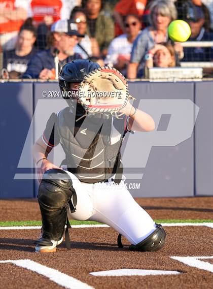 Thumbnail 3 in Sachse vs. Rockwall (UIL 6A Softball Bi-District) photogallery.