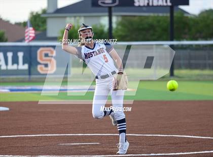 Thumbnail 2 in Sachse vs. Rockwall (UIL 6A Softball Bi-District) photogallery.