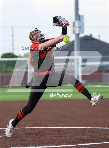 Thumbnail 3 in Sachse vs. Rockwall (UIL 6A Softball Bi-District) photogallery.