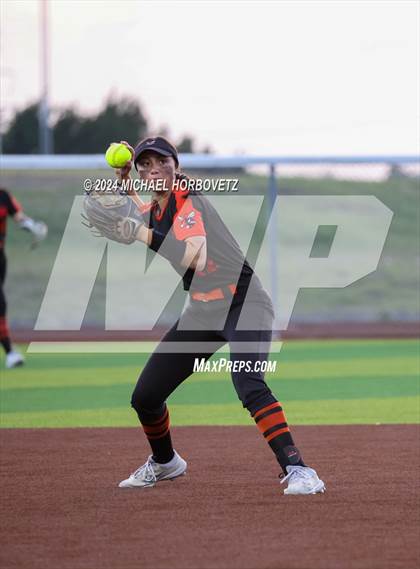 Thumbnail 3 in Sachse vs. Rockwall (UIL 6A Softball Bi-District) photogallery.