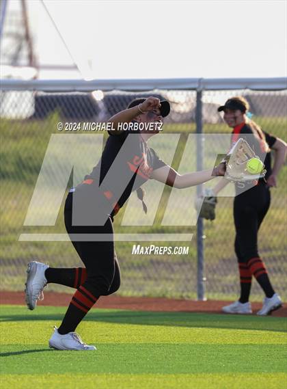 Thumbnail 1 in Sachse vs. Rockwall (UIL 6A Softball Bi-District) photogallery.