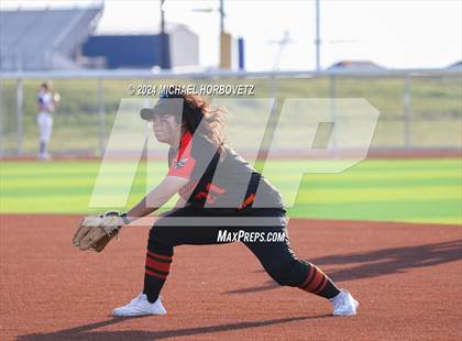 Thumbnail 3 in Sachse vs. Rockwall (UIL 6A Softball Bi-District) photogallery.