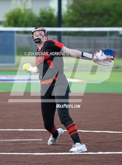 Thumbnail 2 in Sachse vs. Rockwall (UIL 6A Softball Bi-District) photogallery.