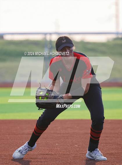 Thumbnail 2 in Sachse vs. Rockwall (UIL 6A Softball Bi-District) photogallery.