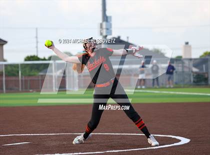 Thumbnail 2 in Sachse vs. Rockwall (UIL 6A Softball Bi-District) photogallery.