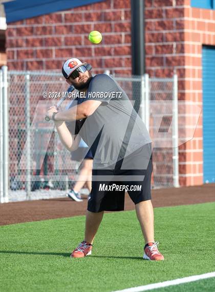 Thumbnail 2 in Sachse vs. Rockwall (UIL 6A Softball Bi-District) photogallery.