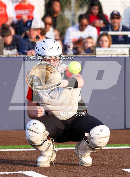 Thumbnail 2 in Sachse vs. Rockwall (UIL 6A Softball Bi-District) photogallery.