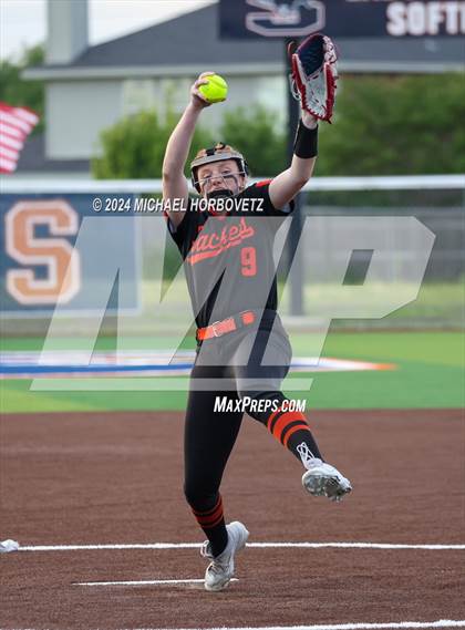 Thumbnail 3 in Sachse vs. Rockwall (UIL 6A Softball Bi-District) photogallery.
