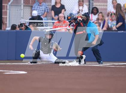 Thumbnail 2 in Sachse vs. Rockwall (UIL 6A Softball Bi-District) photogallery.