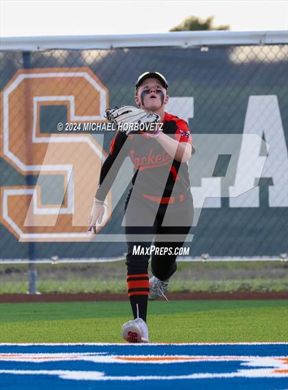 Thumbnail 3 in Sachse vs. Rockwall (UIL 6A Softball Bi-District) photogallery.